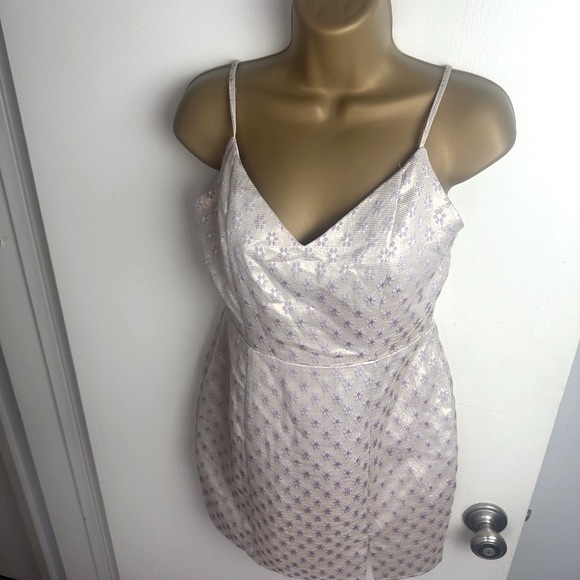 superdown Lavender Metallic Gold Floral Rosanna Strappy Back Mini Dress NWT S - Picture 5 of 16